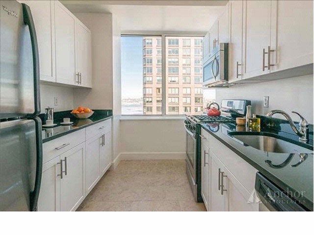 Foto del edificio - 160 Riverside Blvd