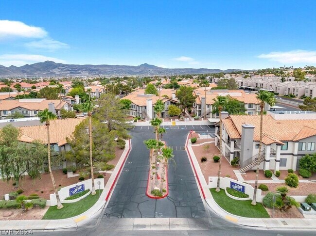 Foto del edificio - 1575 W Warm Springs Rd