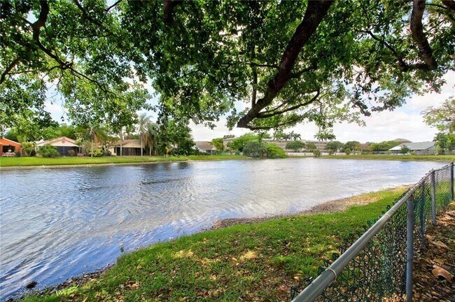 Foto del edificio - 3605 NW 21st Ct