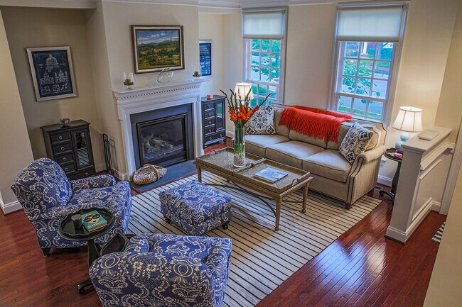 Sala de estar - 1114 Hyde Ln