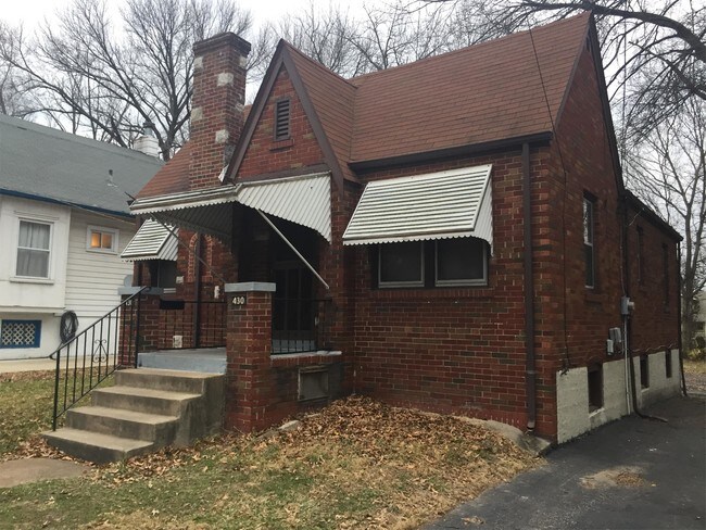 Building Photo - 430 S Clark Ave