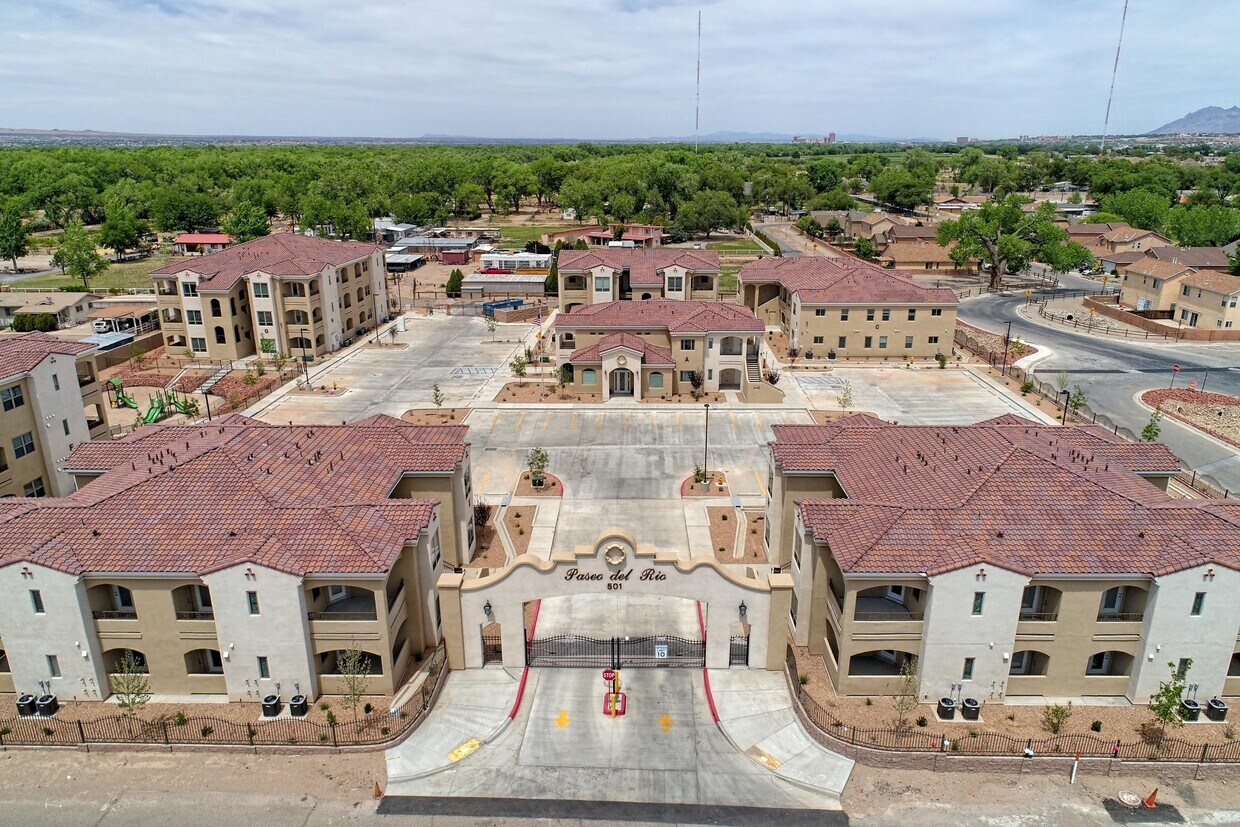 Foto principal - 501 Poco Loco Dr SW