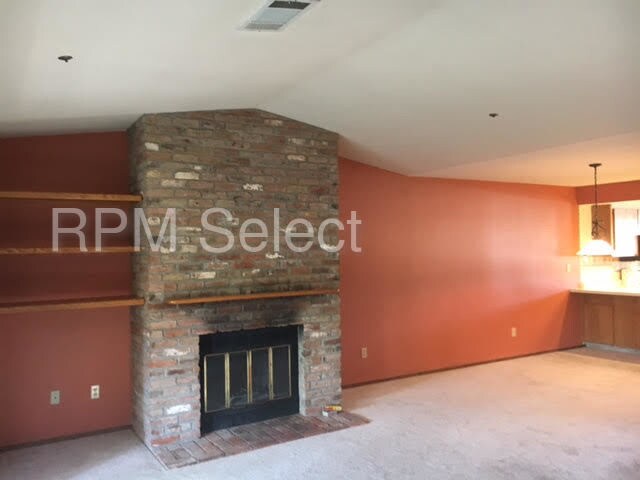 Building Photo - 1640 San Vicente Ave