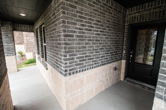 Building Photo - 3505 Riviera Ct