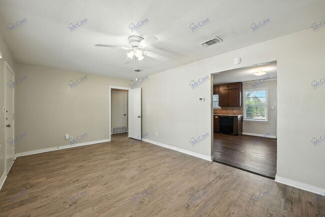 Building Photo - 208 Westfork Dr