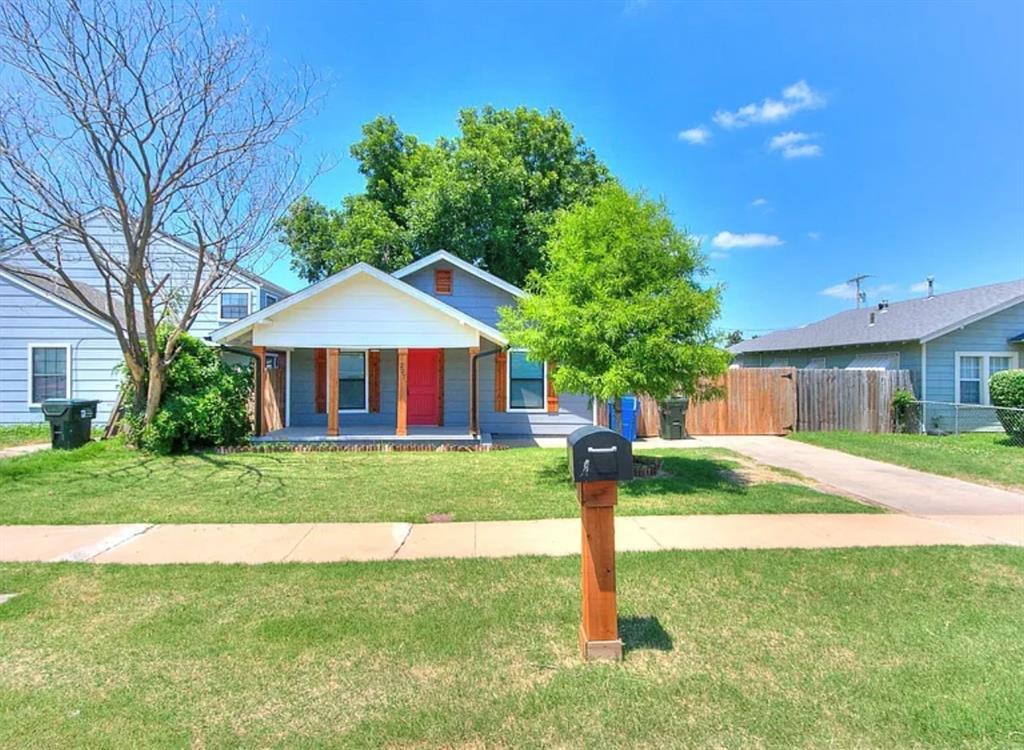 Foto principal - 227 W Hayes St
