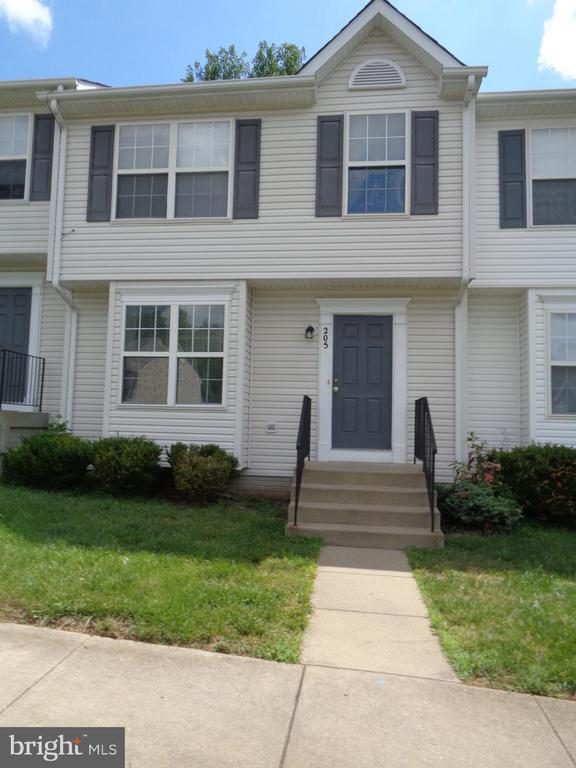 Foto principal - 205 Merrill Ct