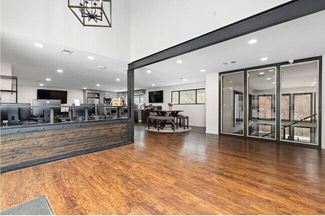 Building Photo - 5400-5600 E 84th Ter-21.5A