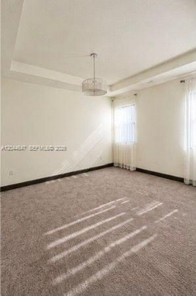 Building Photo - 15668 NW 91st Ct