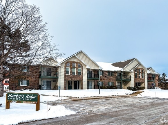 Building Photo - Hunters Ridge