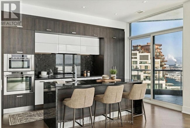 Building Photo - 1 Edgewater Dr