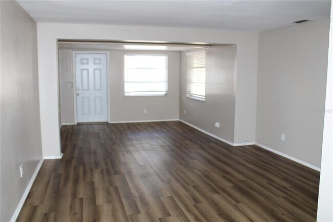 Foto del edificio - 10512 121st Ave