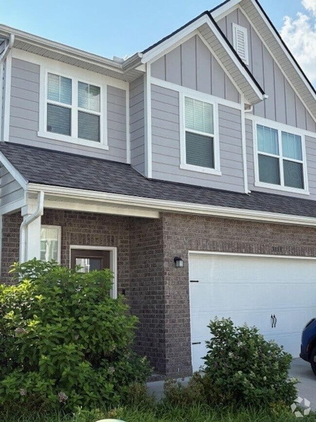 Building Photo - 3111 Lamond Dr