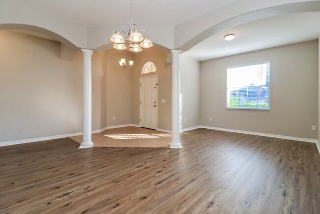 Building Photo - 3832 Langdrum Dr