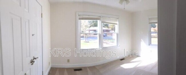 Building Photo - 14 Curtis Dr