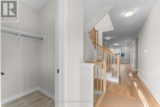 Building Photo - 305 Cornflower Row