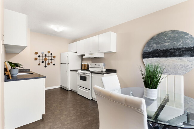 Building Photo - 1610 Dewdney Av E