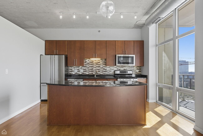 Building Photo - 700 N Larrabee St