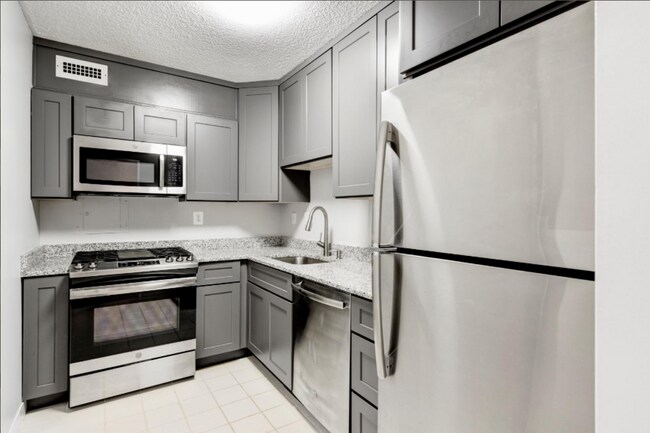 Foto del edificio - 240 M St SW