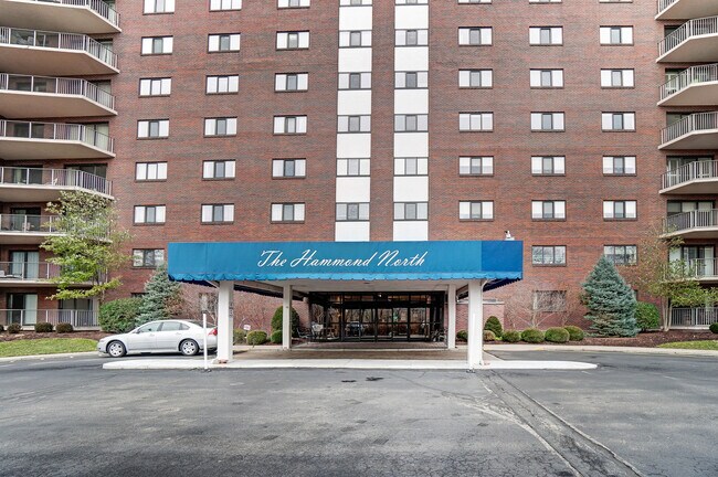 Foto del edificio - 5300 Hamilton Ave