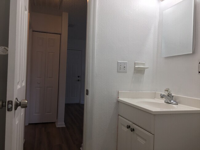 Foto del edificio - 8603 N 12th St