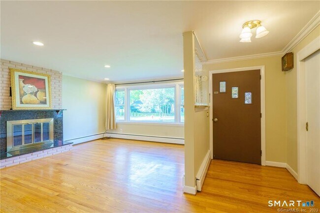 Building Photo - 33 Sky View Dr
