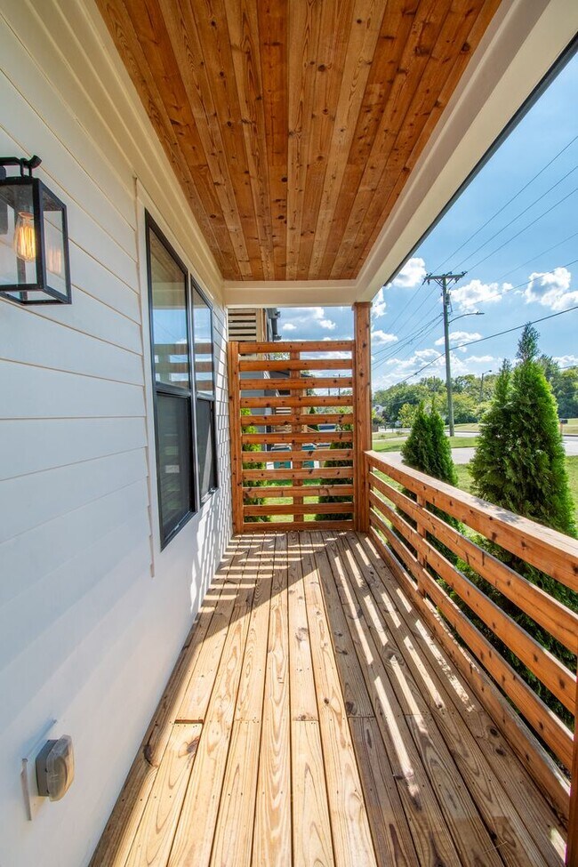 Building Photo - Modern 4-Bedroom Home with Stylish Finishe...