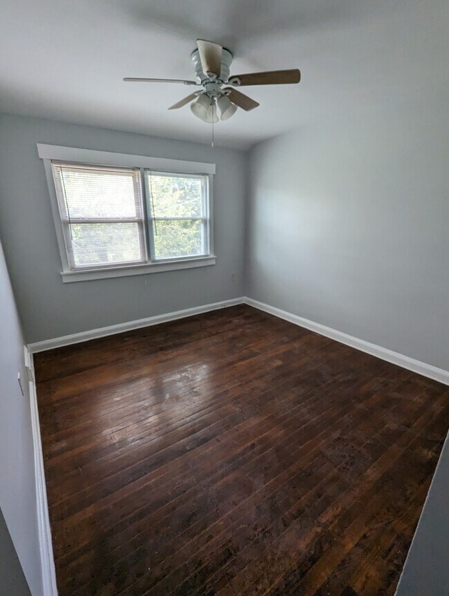 Foto del edificio - 1639 Ramblewood Rd