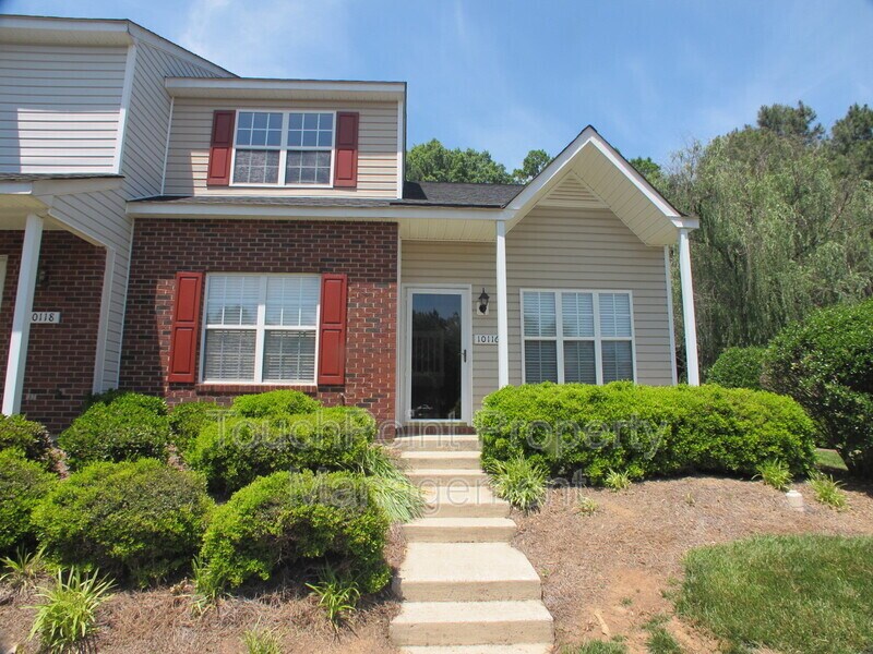 Foto principal - 10116 Forest Landing Dr