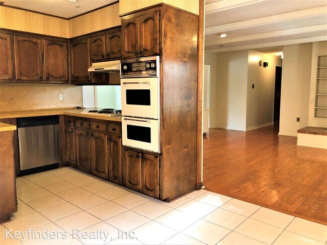 Building Photo - 3 br, 2 bath House - 1424 Knollhaven Dr.