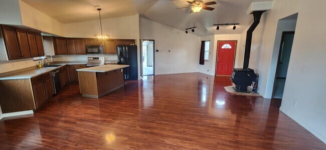 Building Photo - 1295 Toolik Dr