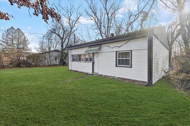 Foto del edificio - 28 Crescent Dr