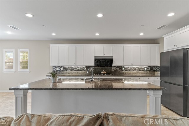Building Photo - 17140 Guarda Dr