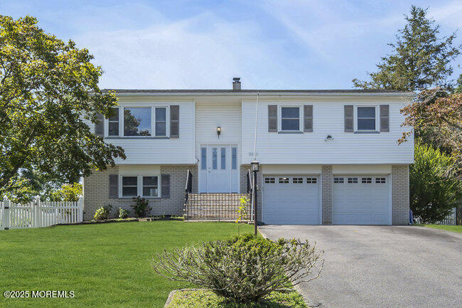 Primary Photo - 2421 Homestead Ave