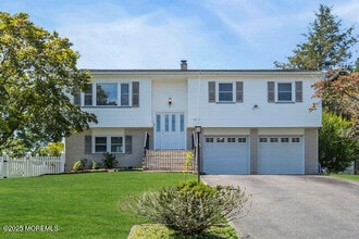 Building Photo - 2421 Homestead Ave