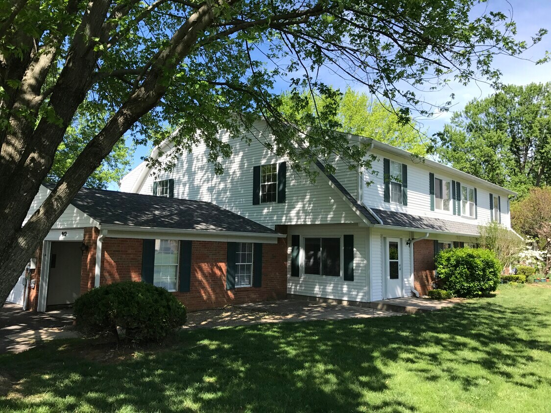 Foto principal - 942 E Waterloo Dr