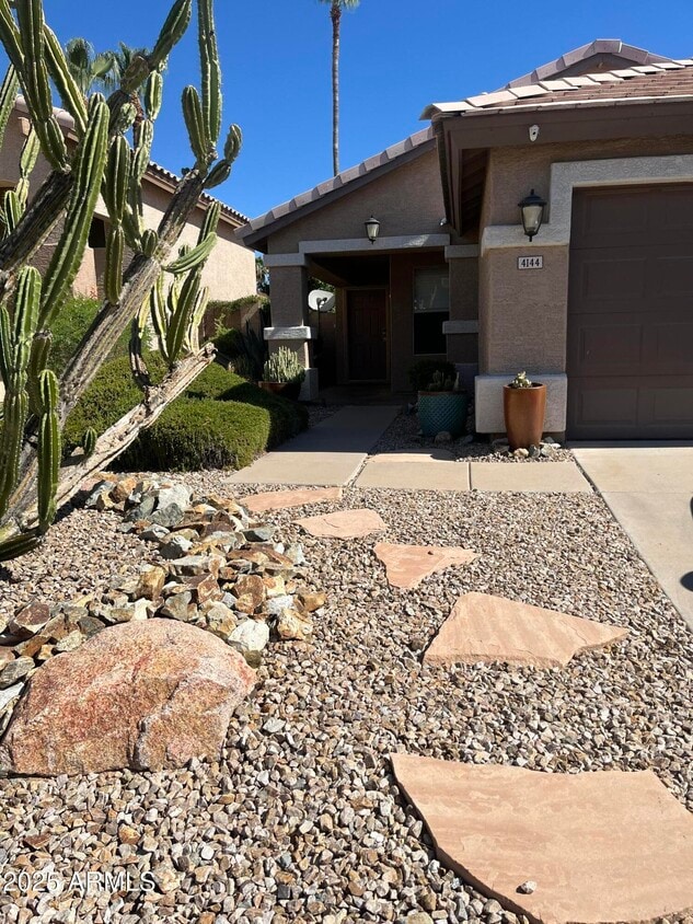 Primary Photo - 4144 E Coolbrook Ave