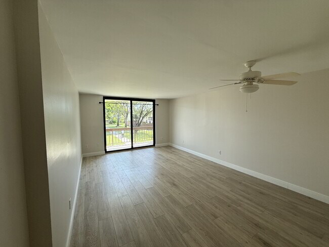 Building Photo - 8301 SW 142nd Ave