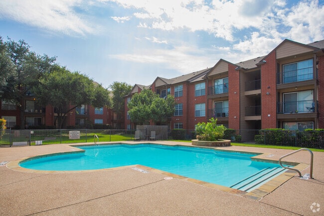 Building Photo - Fountains of Rosemeade