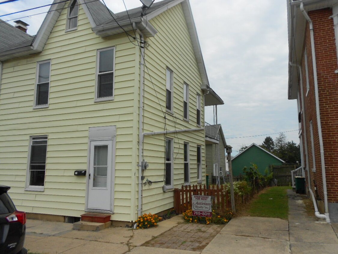 Primary Photo - 40-44 Garber Street