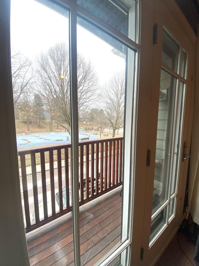 Photo - 121 Green St Townhome