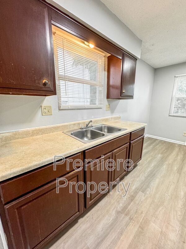 Foto del edificio - 3014 Ruby Ave