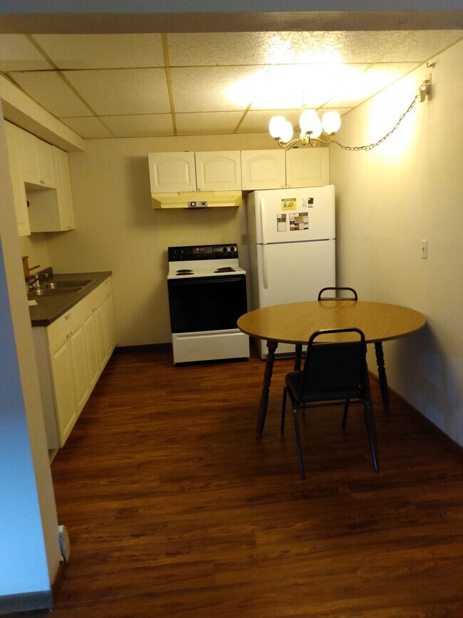 Foto del edificio - 105 E Oak St