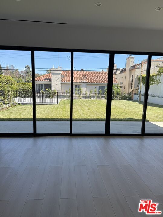 Foto del edificio - 10360 Ilona Ave