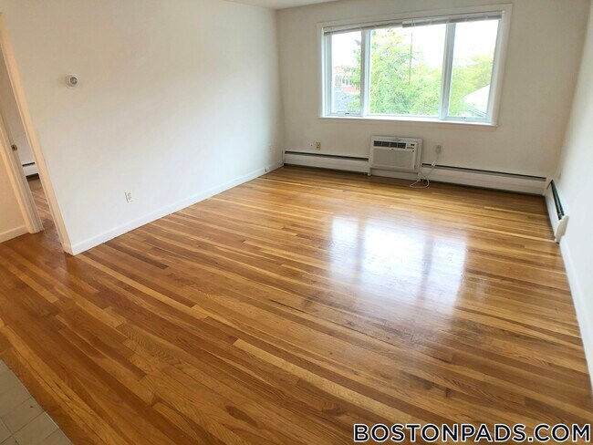 Building Photo - 50 Evergreen St