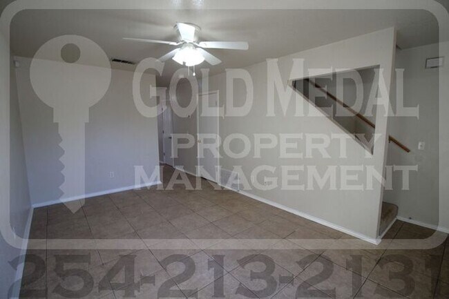 Building Photo - 4001 Madison Dr