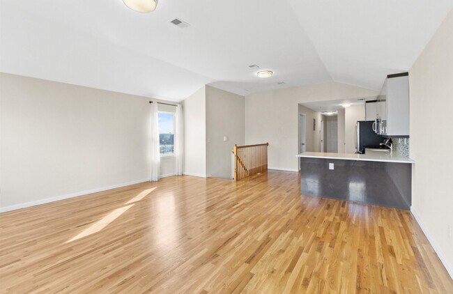 Building Photo - 431 Bramhall Ave