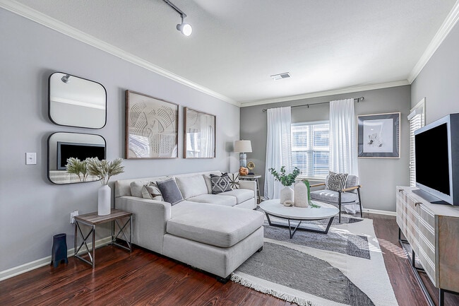 Building Photo - Village West