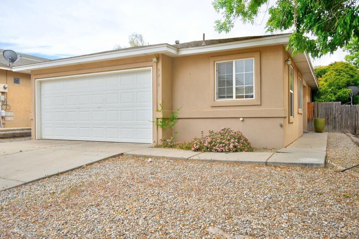 Foto principal - 7216 Eagle View Ave NE