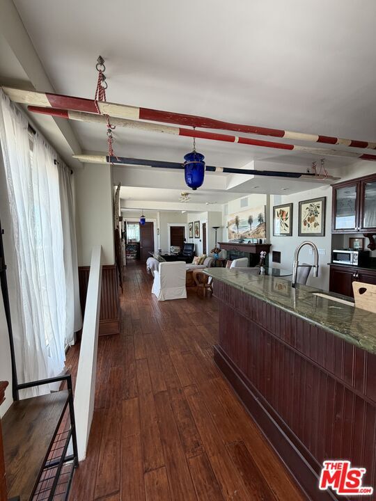 Foto del edificio - 24000 Malibu Rd